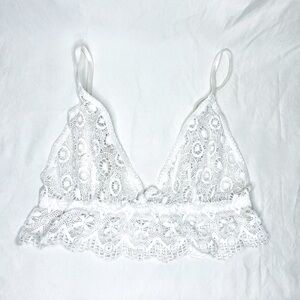Women’s white lace bralette size small